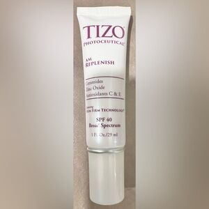 TIZO NEW SEALED AM Replenish SPF40 Broad Spectrum UVA/UVB W C and E + Acne Safe